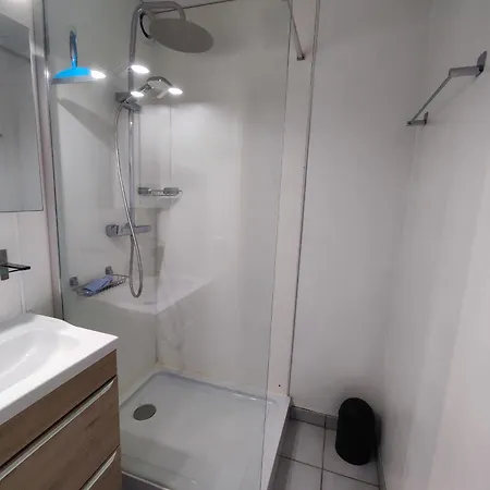 아파트 3 Pers Avec Piscine, Terrasse Et Parking Prive - Fr-1-776-22 생시프리앙